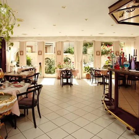 Hotel Astoria Trewir